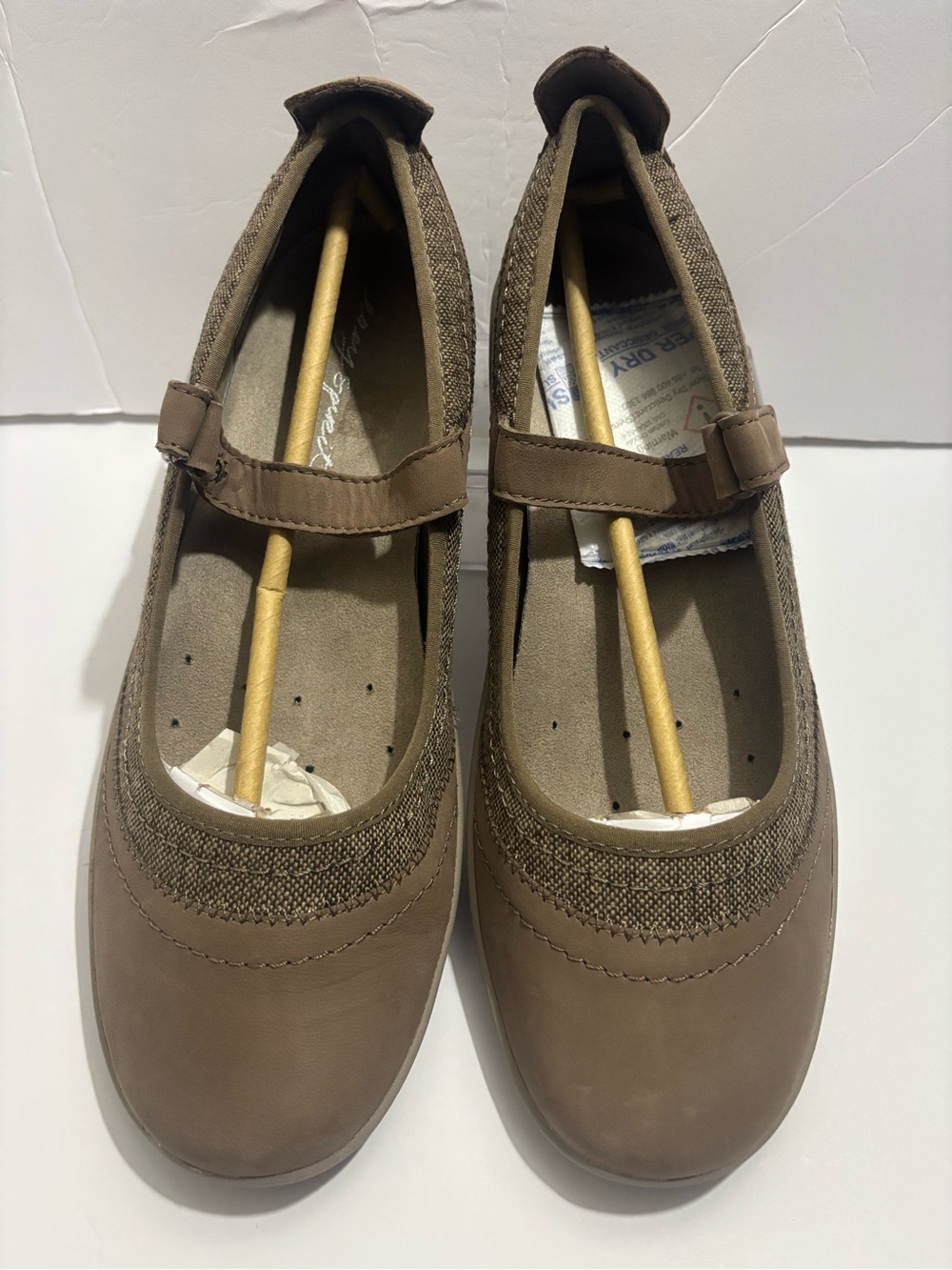 Easy Spirit Size 10M Mary Jane Comfort Shoes
Brown Adjustable Strap‎
